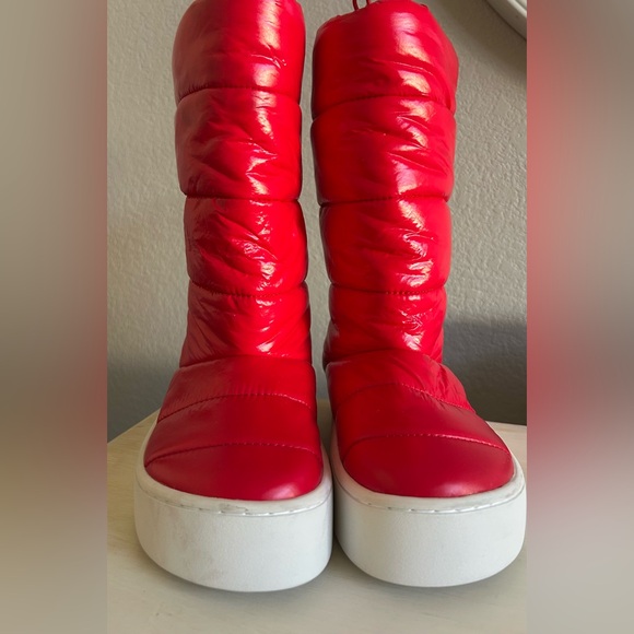NWOT Jeffrey Campbell Snowed 2 Red retro puffer boot. Women’s 8. See photos. - Picture 2 of 9